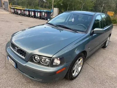 Usata Volvo V40 115 CV (84 kW) 2003 Grigio Station wagon