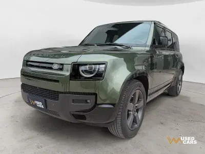 Usata Land Rover Defender SE Dynamic 199 CV (146 kW) 2025 Verde SUV