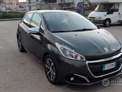 Usata Peugeot 208 Allure 75 CV (55 kW) 2017 Grigio Utilitaria