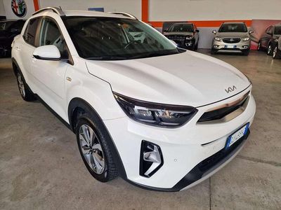 Usata Kia Stonic Style 84 CV (61 kW) 2022 Bianco SUV