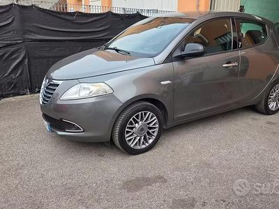 Usata Lancia Ypsilon S 69 CV (50 kW) 2012 Grigio Utilitaria