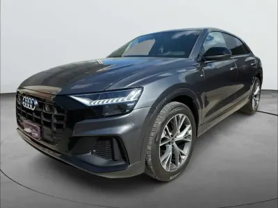 Usata Audi Q8 Sport 286 CV (210 kW) 2023 Grigio daytona SUV