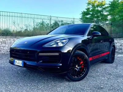 Usata Porsche Cayenne Turbo S 549 CV (403 kW) 2022 Nero cromite metallizato SUV