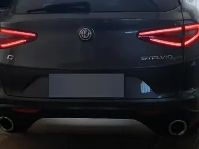 Usata Alfa Romeo Stelvio 210 CV (154 kW) 2017 Grigio SUV
