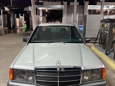 Usata Mercedes 190 72 CV (52 kW) 1989 Berlina