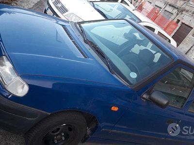 Usata Skoda Felicia 54 CV (39 kW) 1997 Blu Berlina