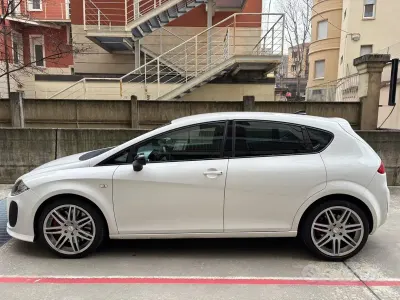 Usata Seat Leon CUPRA 241 CV (177 kW) 2009 Bianco Utilitaria