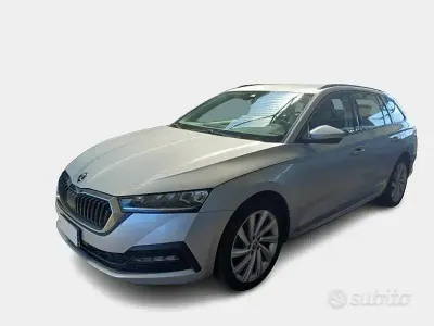 Usata Skoda Octavia Executive 150 CV (110 kW) 2022 Grigio Station wagon