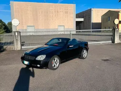 Usata Mercedes SLK200 163 CV (119 kW) 2001 Nero Cabrio