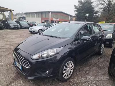 Begagnad Ford Fiesta Titanium 75 HK (55 kW) 2014 Blå Halvkombi