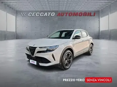 Usata Alfa Romeo Junior 114 kW (156 CV) 2025 Bianco SUV