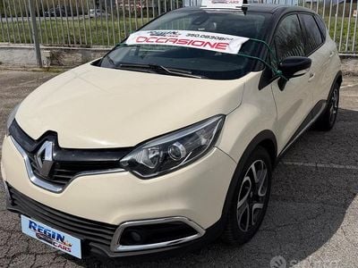 Usata Renault Captur 90 CV (66 kW) 2015 Beige SUV