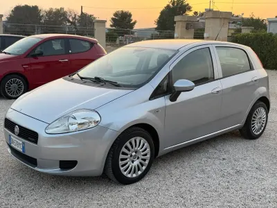 Usata Fiat Grande Punto Dynamic 75 CV (55 kW) 2009 Grigio Utilitaria