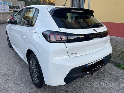 Usata Peugeot 208 Active 102 CV (75 kW) 2021 Bianco Utilitaria