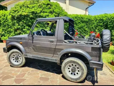 Usata Suzuki Samurai 64 CV (47 kW) 1991 Grigio SUV