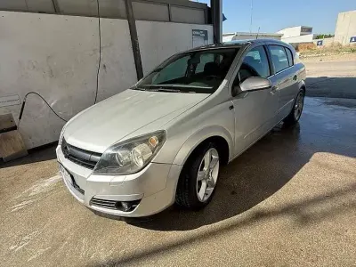 Usata Opel Astra 150 CV (110 kW) 2005 Grigio Berlina