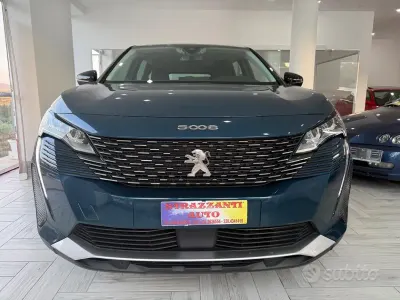 Usata Peugeot 5008 Allure 131 CV (96 kW) 2022 Blu SUV