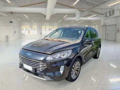 Usata Ford Kuga Titanium 120 CV (88 kW) 2020 Nero SUV