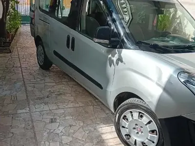Usata Fiat Doblò 105 CV (77 kW) 2010 Grigio Monovolume