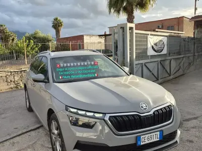 Usado Skoda Kamiq Monte Carlo 90 CV (66 kW) 2021 Gris SUV