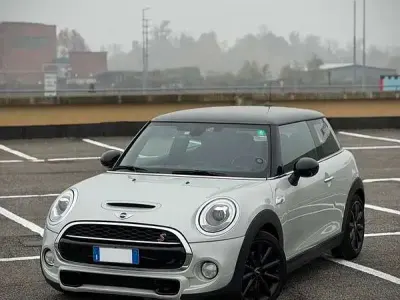 Usata Mini Cooper S Hype 192 CV (141 kW) 2018 Utilitaria