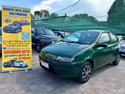 Usata Fiat Punto 80 CV (58 kW) 2001 Verde Utilitaria
