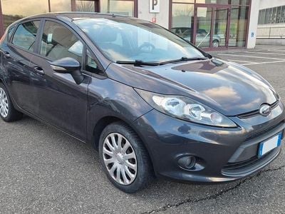 Usata Ford Fiesta Titanium 96 CV (70 kW) 2010 Blu Utilitaria