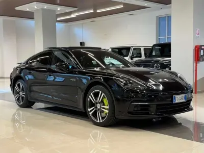 Usata Porsche Panamera 4 E-Hybrid 330 CV (242 kW) 2018 Nero Utilitaria