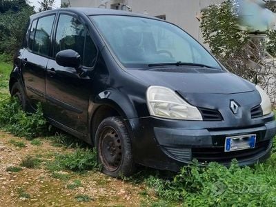 Nero Usata 2008 Renault Modus Monovolume | 700 €