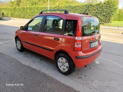 Begagnad Fiat Panda 60 HK (44 kW) 2006 Röd Halvkombi