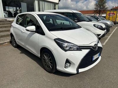 Usata Toyota Yaris Active 69 CV (50 kW) 2016 Bianco Berlina