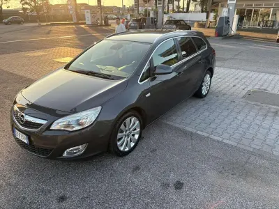 Usata Opel Astra 110 CV (80 kW) 2011 Station wagon