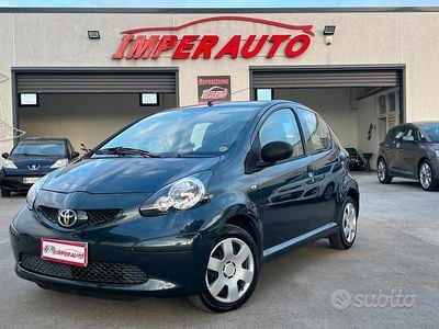 Usata Toyota Aygo 68 CV (50 kW) 2008 Grigio Utilitaria