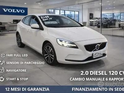 Usata Volvo V40 120 CV (88 kW) 2018 Bianco Berlina