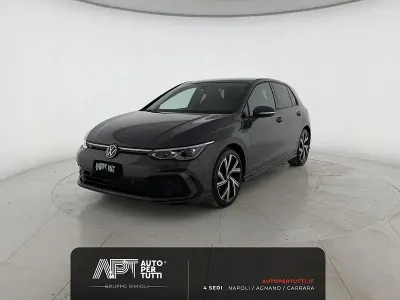 Usata VW Golf VIII R-line 150 CV (110 kW) 2024 Grigio Utilitaria