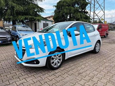 Bianco Usata 2016 Peugeot 208 Utilitaria | 7490 € (Buon prezzo)