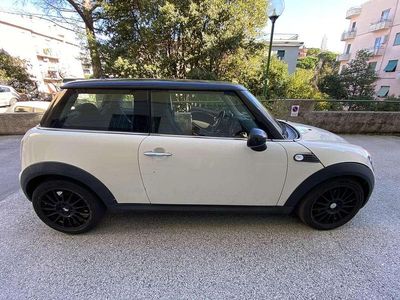 Usata Mini Cooper D 109 CV (80 kW) 2009 Beige Utilitaria