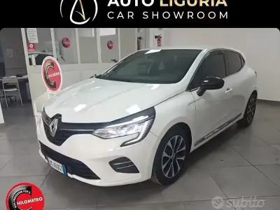 Usata Renault Clio V Intens 101 CV (74 kW) 2023 Bianco Berlina