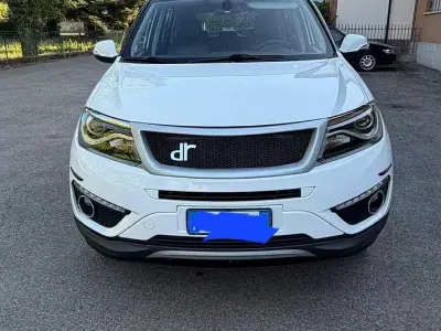Usata DR DR6 150 CV (110 kW) 2018 Bianco SUV