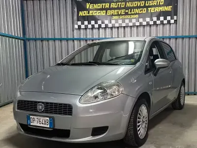 Usata Fiat Grande Punto 65 CV (47 kW) 2008 Grigio Utilitaria