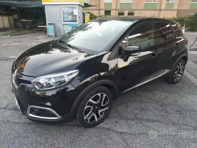 Usata Renault Captur 90 CV (66 kW) 2015 Nero SUV