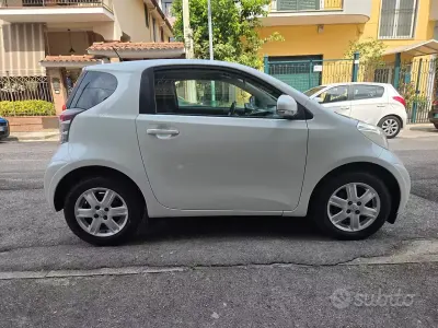 Usata Toyota iQ 68 CV (50 kW) 2009 Bianco Utilitaria