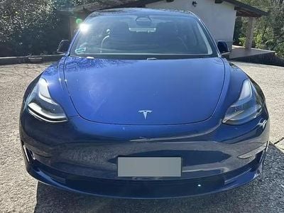 Usata Tesla Model 3 Long Range AWD 366 kW (498 CV) 2021 Blu Berlina