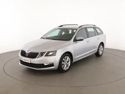 Usata Skoda Octavia Executive 150 CV (110 kW) 2020 Argento Berlina