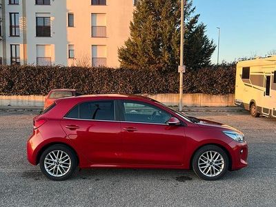 Usata Kia Rio Active 101 CV (74 kW) 2018 Rosso Berlina
