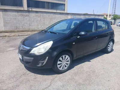 Usata Opel Corsa Cosmo 75 CV (55 kW) 2011 Nero Utilitaria