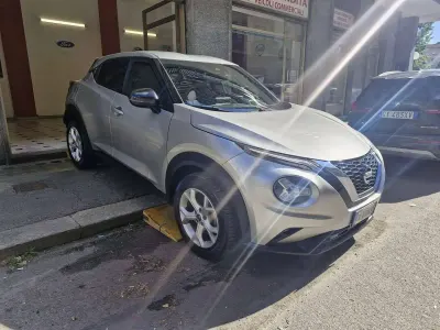 Usata Nissan Juke 114 CV (83 kW) 2022 Argento SUV