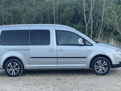 Usata VW Caddy Maxi 105 CV (77 kW) 2009 Argento Monovolume