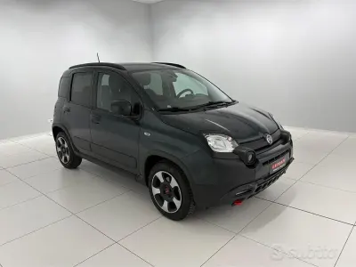 Usata Fiat Panda Cross Cross 69 CV (50 kW) 2023 Verde Utilitaria