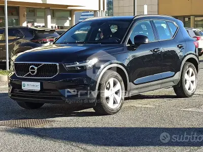 Usata Volvo XC40 Momentum 129 CV (94 kW) 2021 Nero SUV